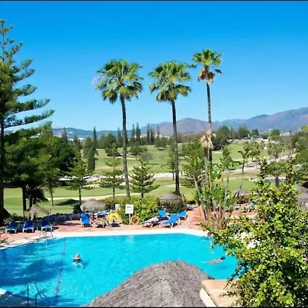 Flat In Matchroom Golf Pool Apartment Fuengirola